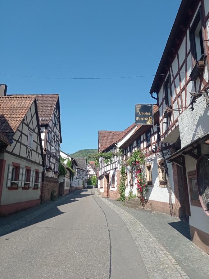 Gaestehaus Hoffmann Dörrenbach Exterior foto